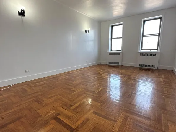 (undisclosed Address), Bronx, NY 10470