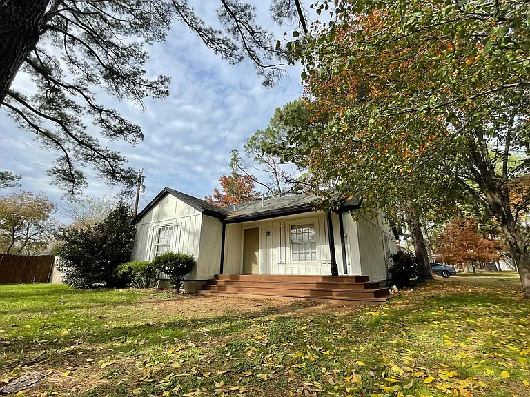 3210 Johnson Rd — Photo 1