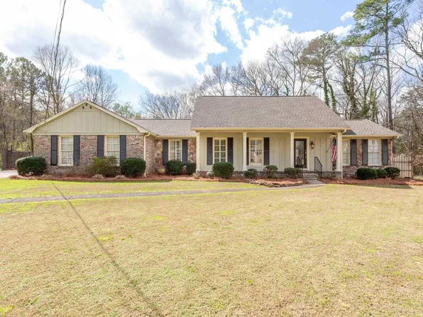 4401 Oak Lane Cir, Pinson, AL 35126