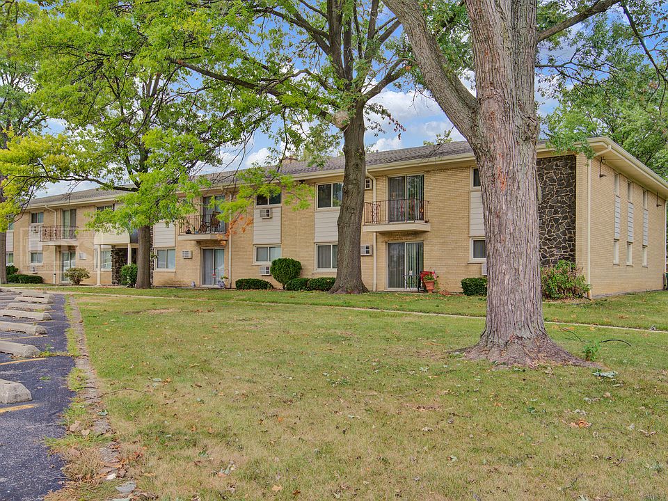 1st image of 530 Chase Dr APT 16