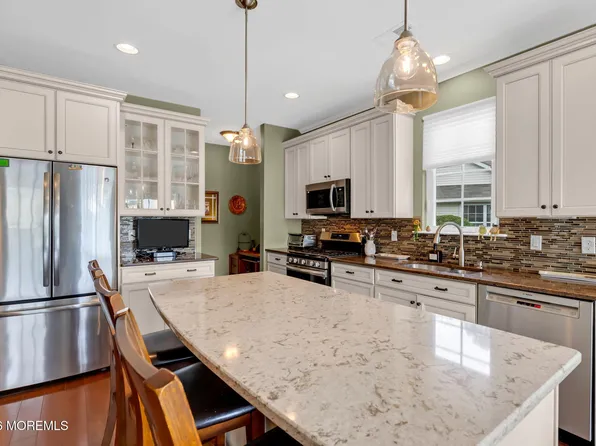 12 Winding River Court, Lakewood, NJ 08701