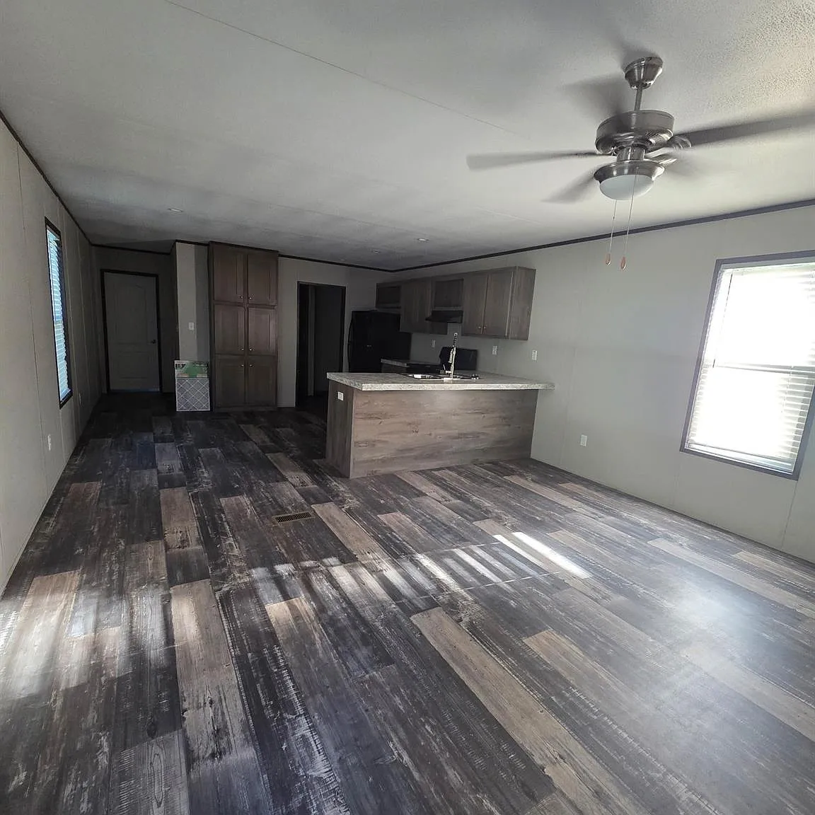 3 bed, 2.0 bath, 1216 sqft, $1,700 — Photo 3