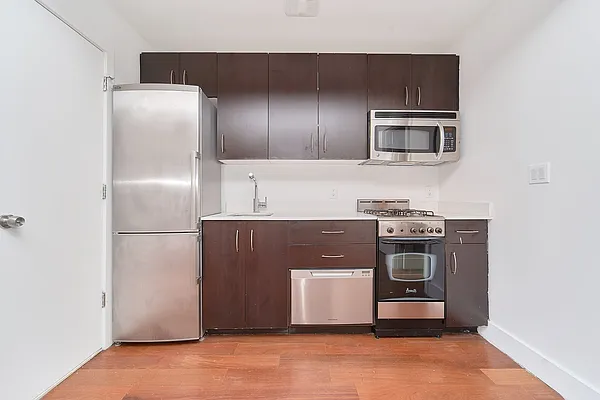 Rented by Living New York | media 9