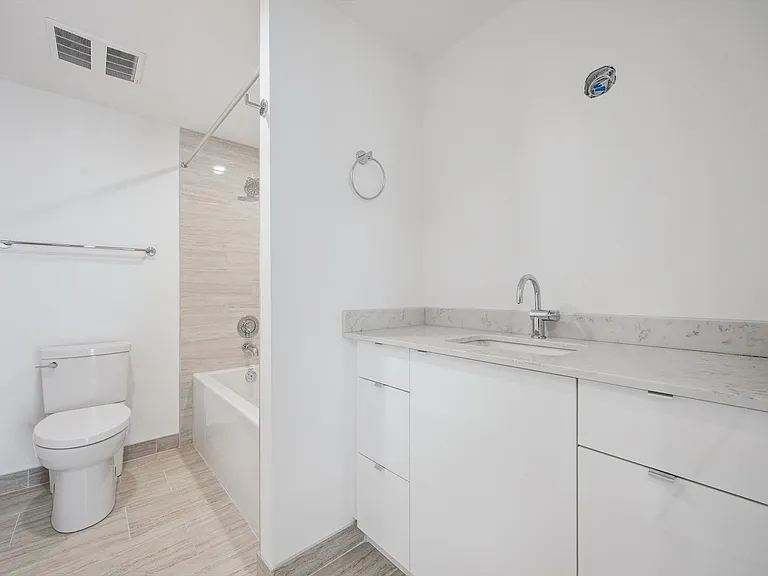 410 Westhaven St — Photo 91