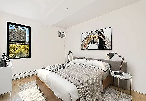 4th image of 202 E 110th St #5D