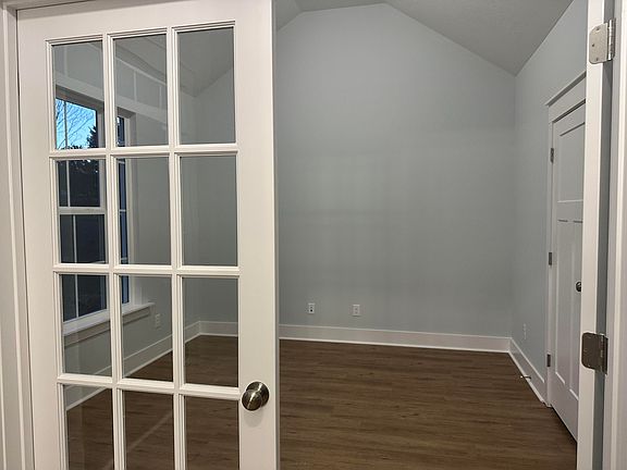 4th image of 1276 Bellingham Drive