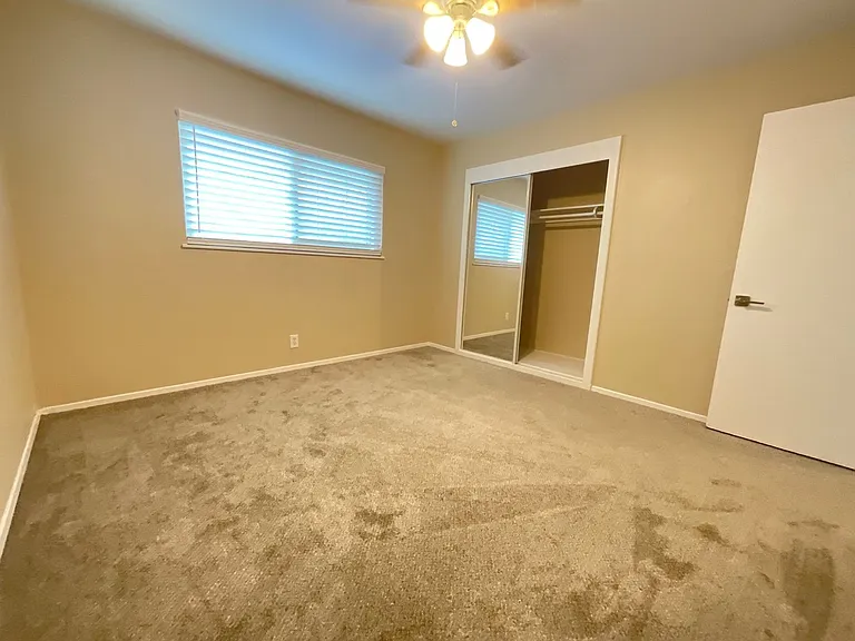 2502 S Rosewood Ave — Photo 12