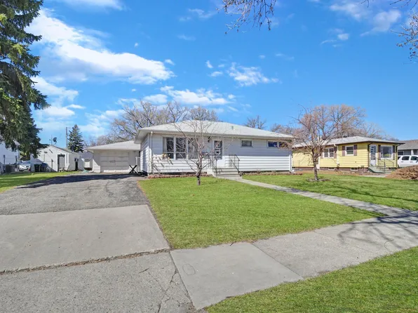 706 26th St N, Fargo, ND 58102