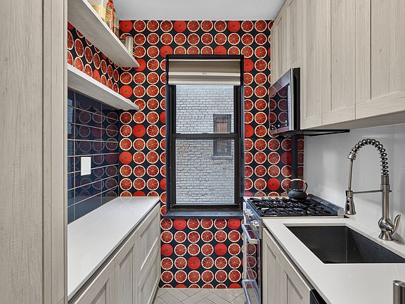 4th image of 303 E 37th St APT 5-B
