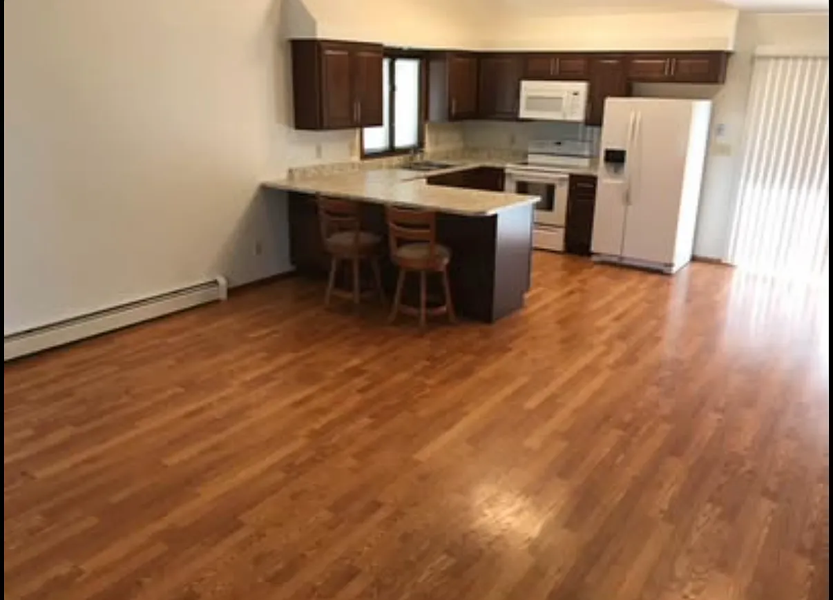 3 bed, 1450 sqft, $1,250 — Photo 3