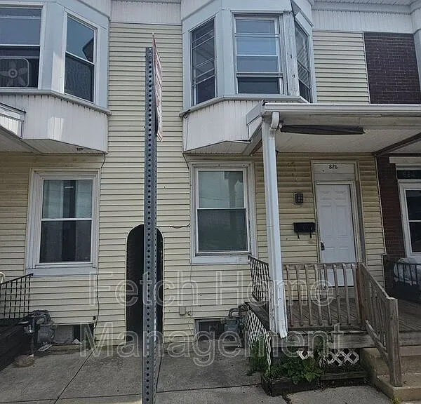 826 Wallace St — Photo 2