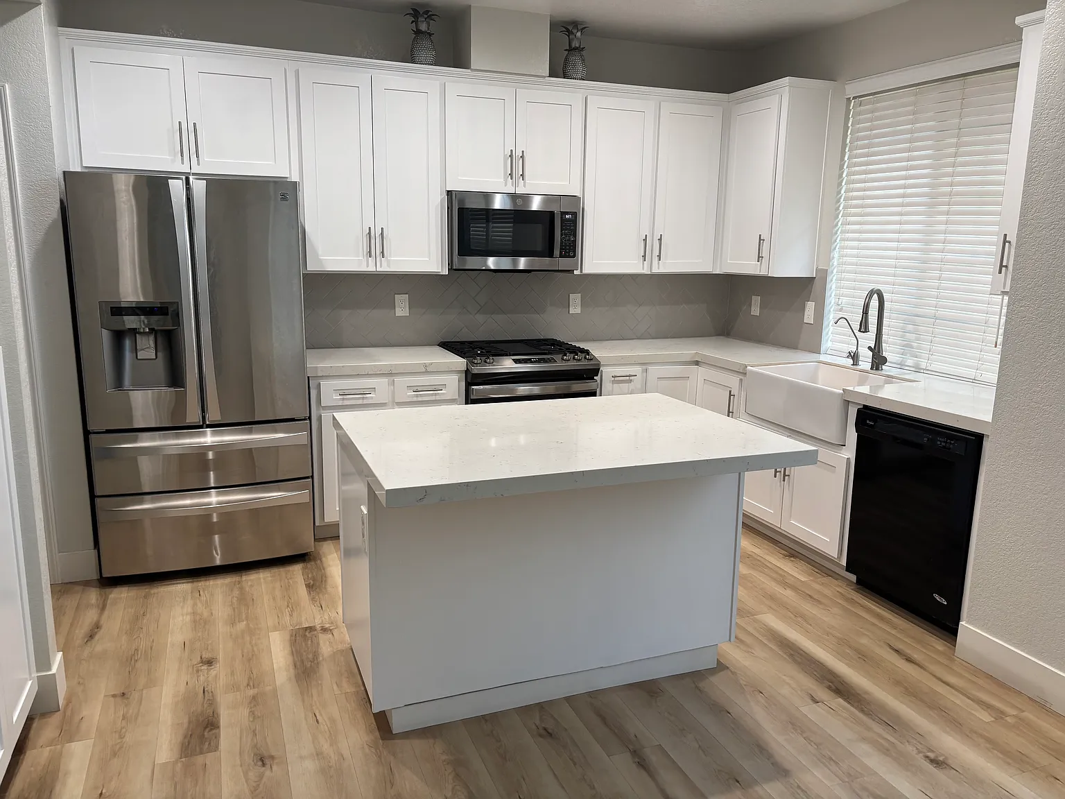 4 bed, 1698 sqft, $3,200 — Photo 4