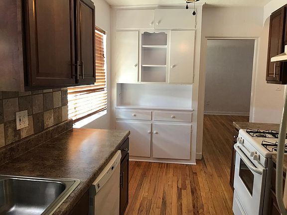 3rd image of 207 Manzano St NE APT A
