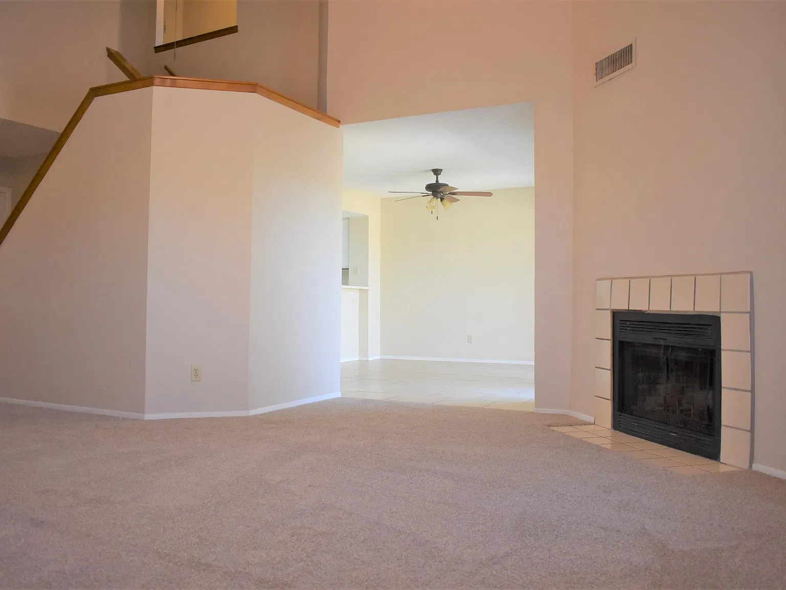 3 bed, 2.5 bath, 1585 sqft, $2,000 — Photo 3