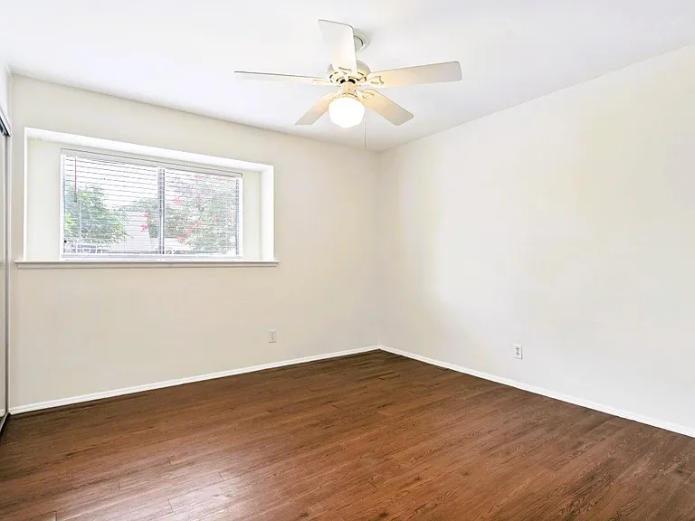 4407 Sun Vista Ln — Photo 16