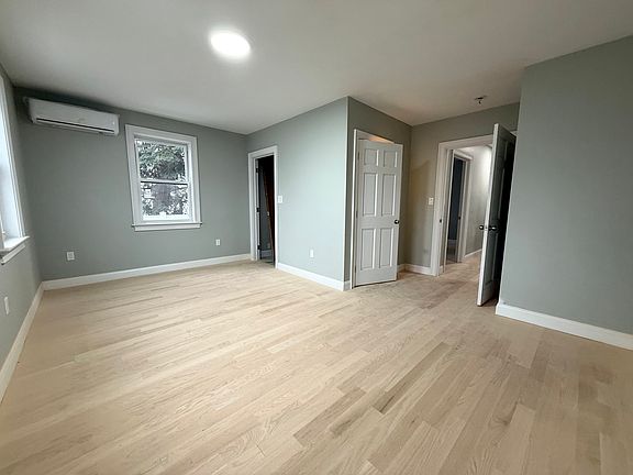 4th image of 12 Brentwood St #1