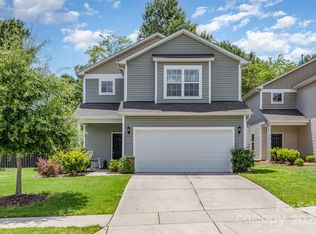 1514 Starmount Cove Ln, Charlotte, NC 28210