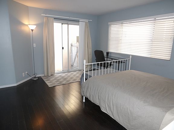 5th image of 1057 Loma Dr