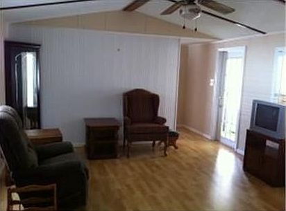 2nd image of 811 Beechwood Ave
