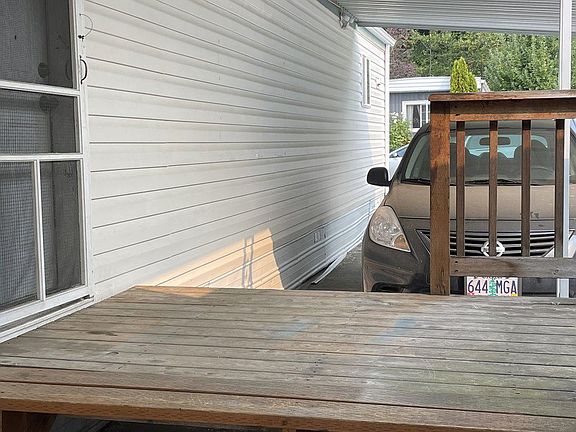 4th image of 15172 SE Dayspring Ln #12