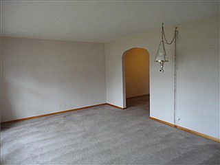 4th image of 721 Lakeview Dr