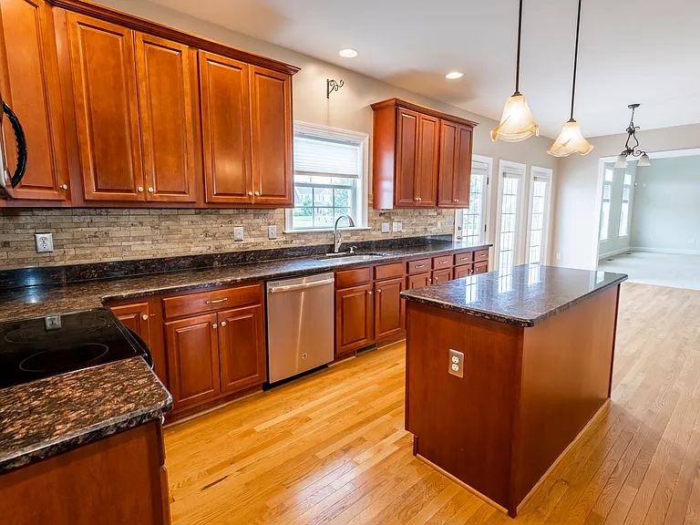 12306 Declaration Ave — Photo 41