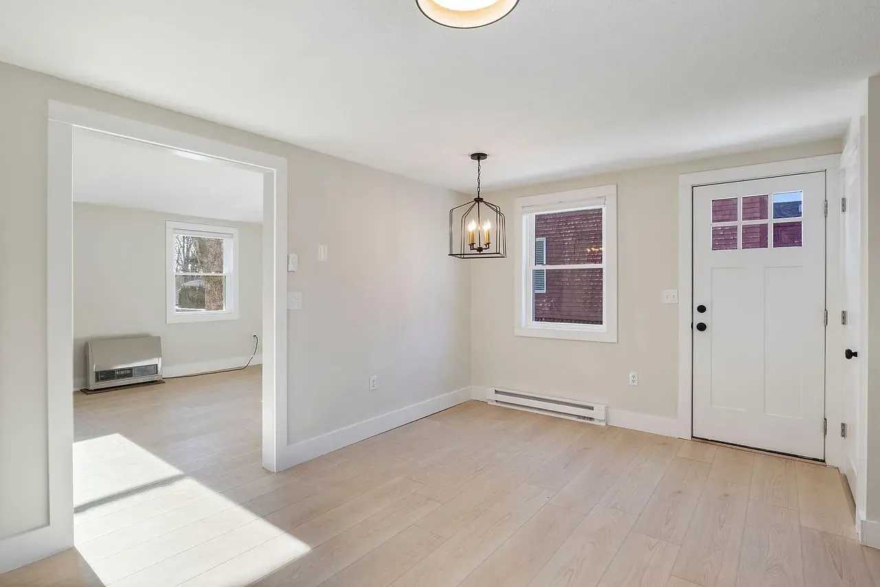 2 bed, 936 sqft, $2,200 — Photo 1