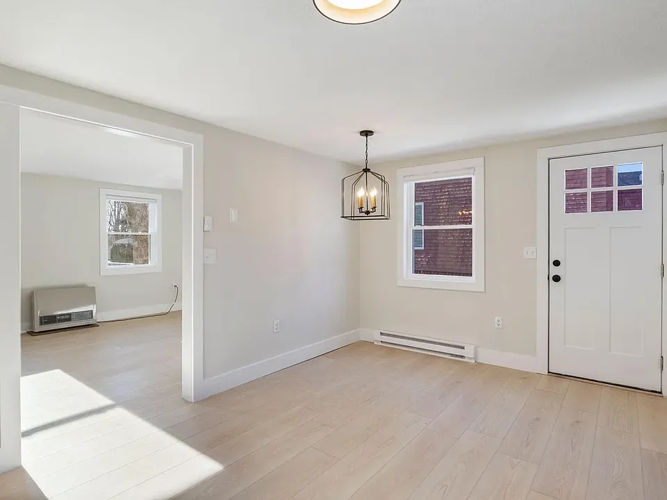 64 Woodlawn Ave #64