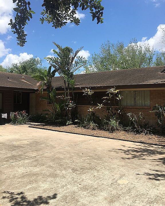 1st image of 135 Palo Alto Dr