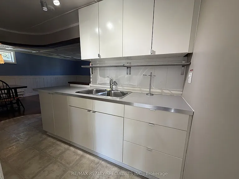 1190 Clarkson Rd N — Photo 12