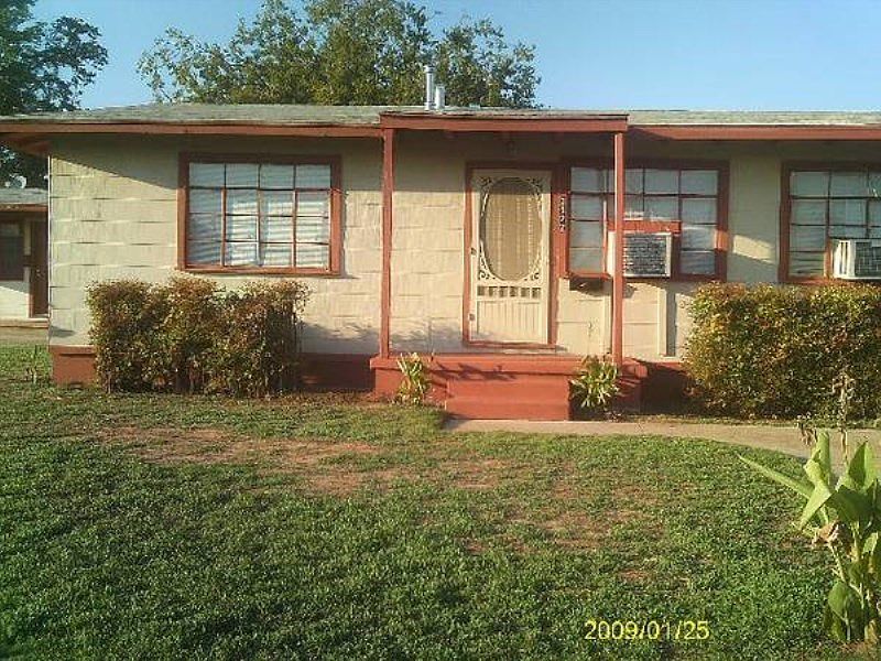 1st image of 4009 Redbud Cir