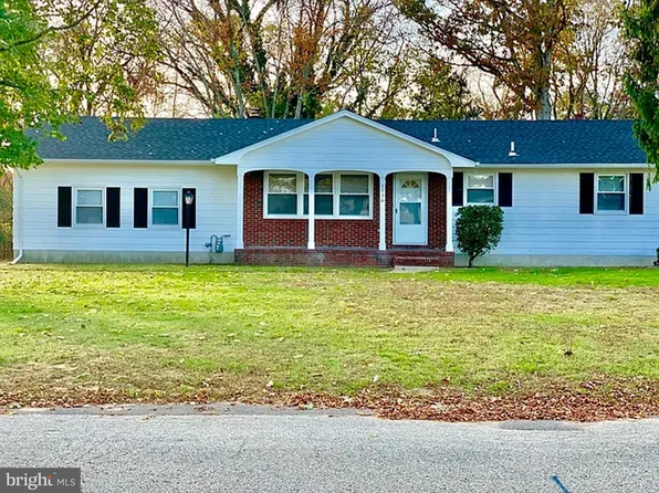 1136 Rae Dr, Vineland, NJ 08360