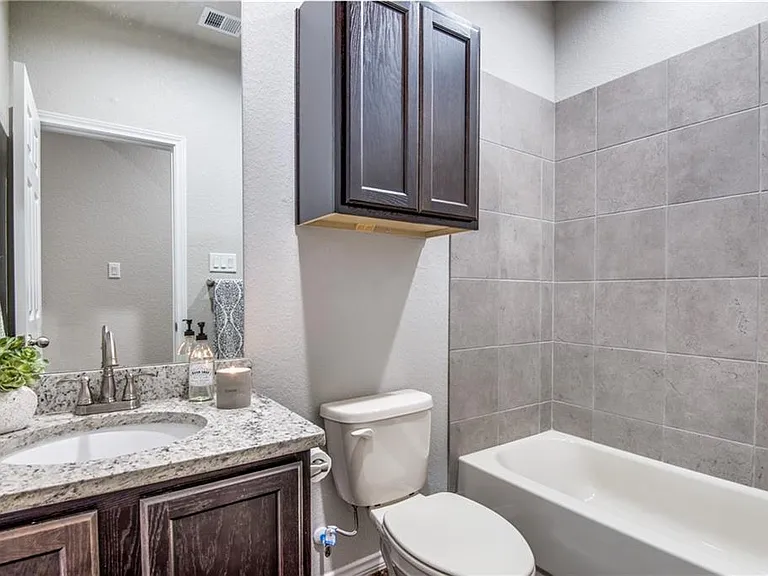 1112 Renee St — Photo 13