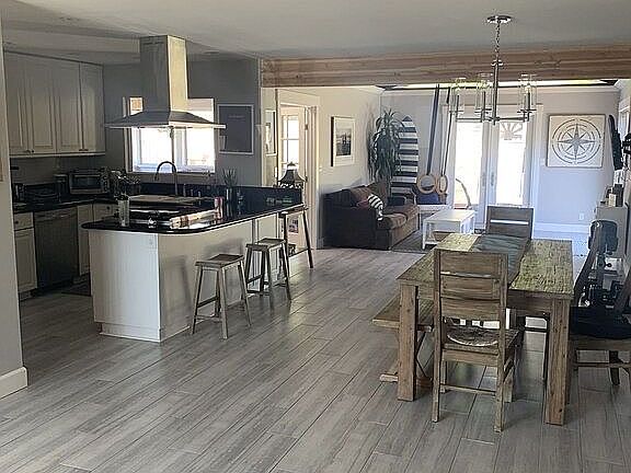 New tile floors throughout 