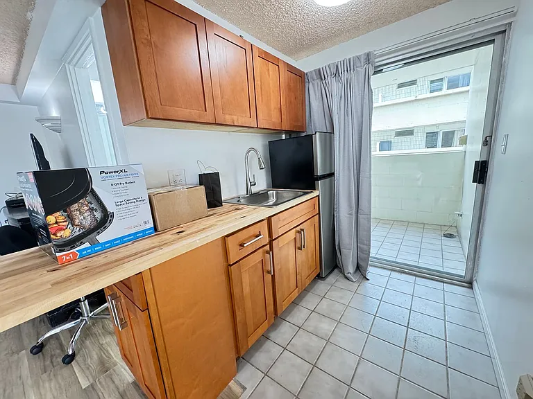 2463 Kuhio Ave #1008 — Photo 9