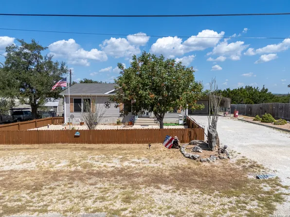 327 Pr 1509, Bandera, TX 78003
