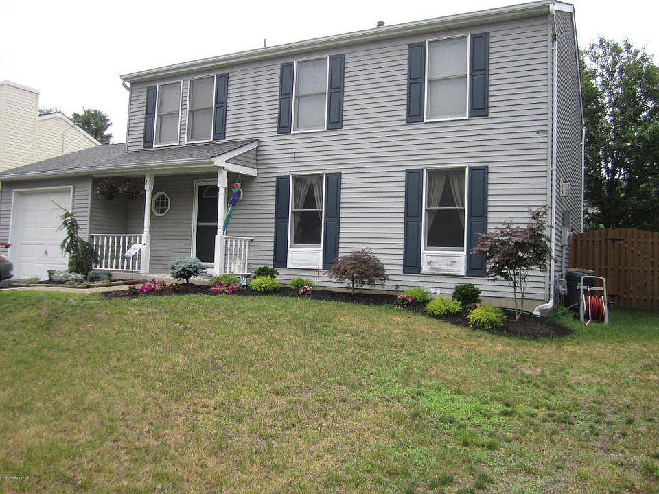 2nd image of 25 Bayside Ave
