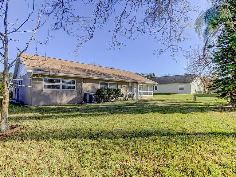 7926 Foxwood Dr — Photo 15