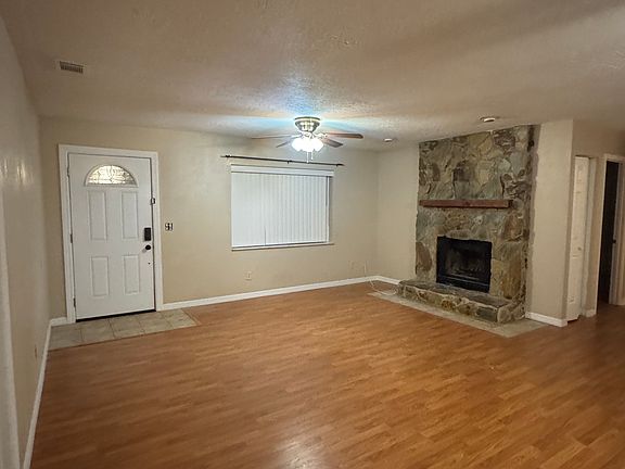 3rd image of 2981 NE 31st Pl