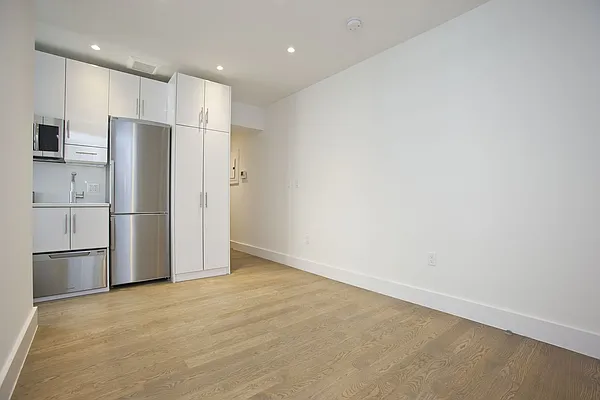 Rented by REAL New York | media 9