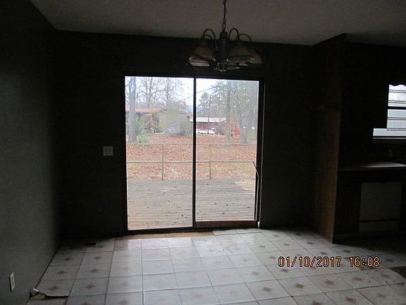 3rd image of 302 Pinecrest Dr