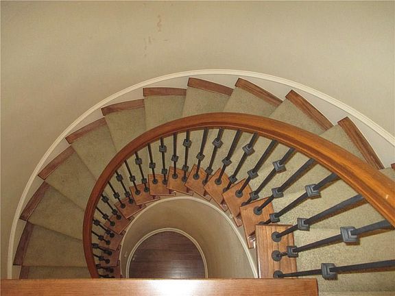 5th image of 2625 S Everest Ave