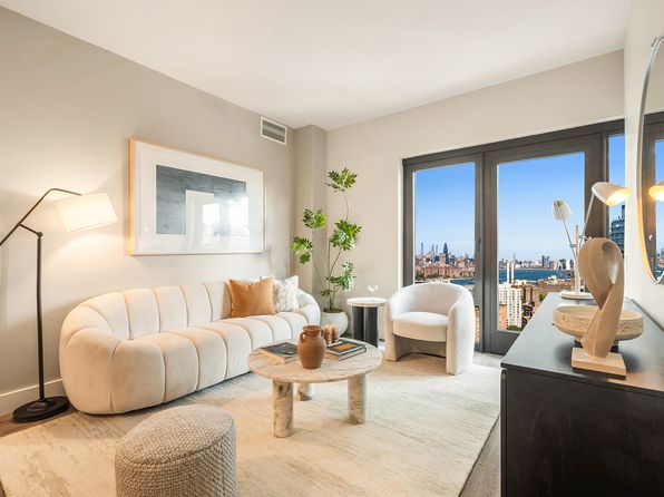 19 Rockwell Pl #3B