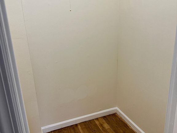 4th image of 14756 Grand Central Pkwy Floor 2