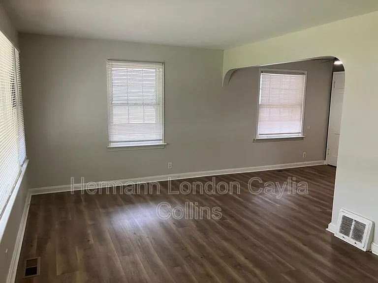7804 Utica Dr — Photo 4