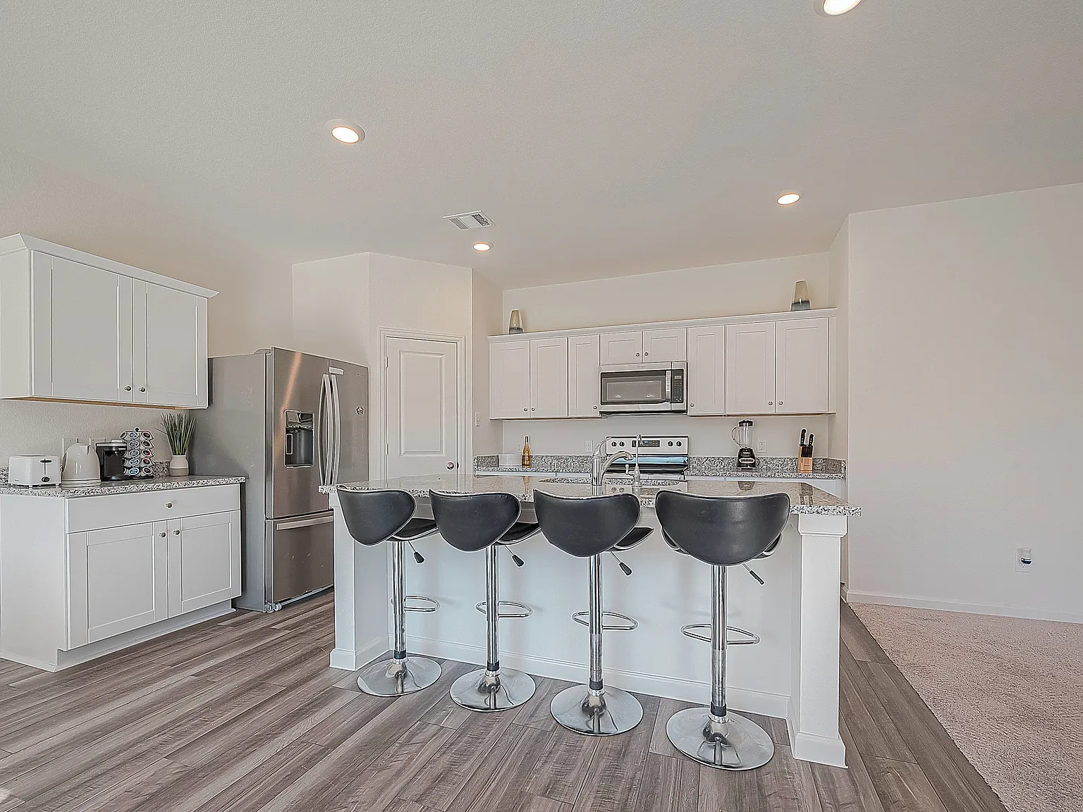 1 bed, 2447 sqft, $850 — Photo 3
