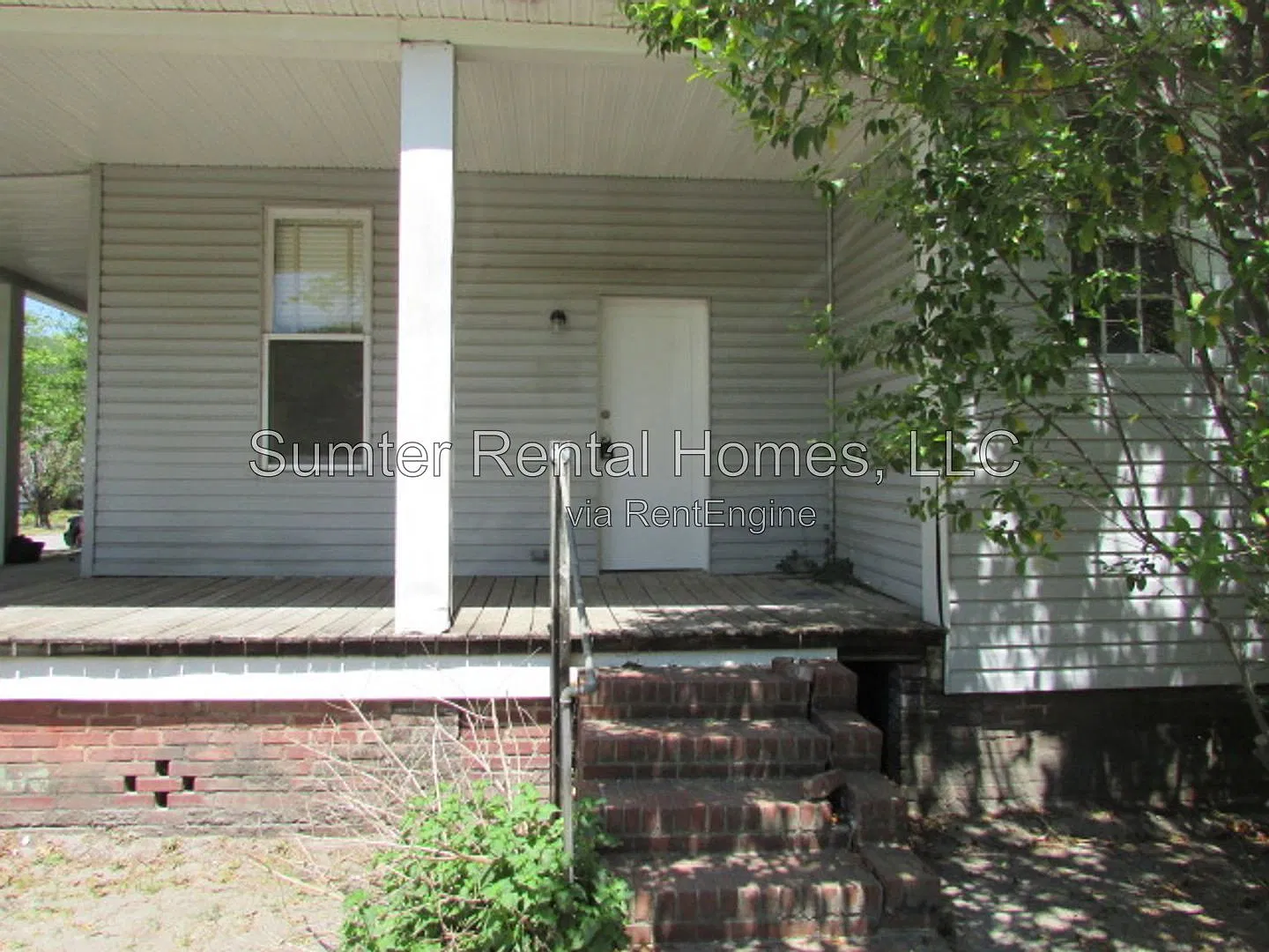 2 bed, 1.0 bath, 817 sqft, $1,095 — Photo 1