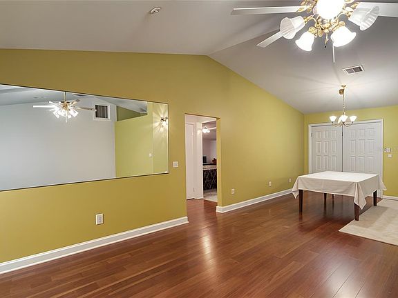 3rd image of 912 NE 144th Ct