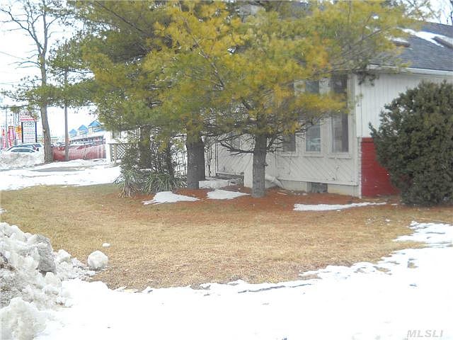 1st image of 5 Parkdale Dr