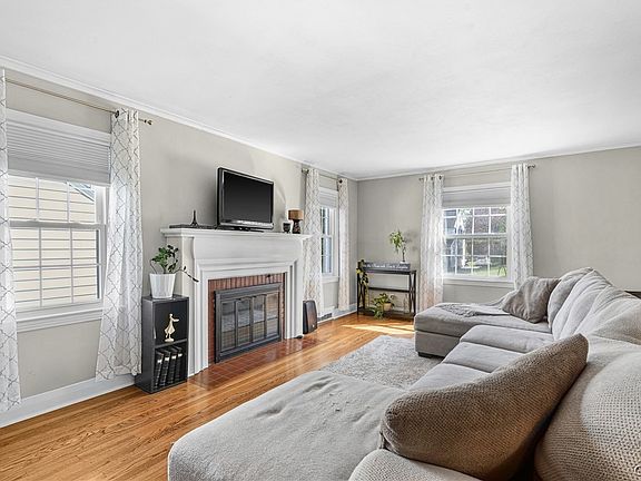 4th image of 103 Pelham Rd